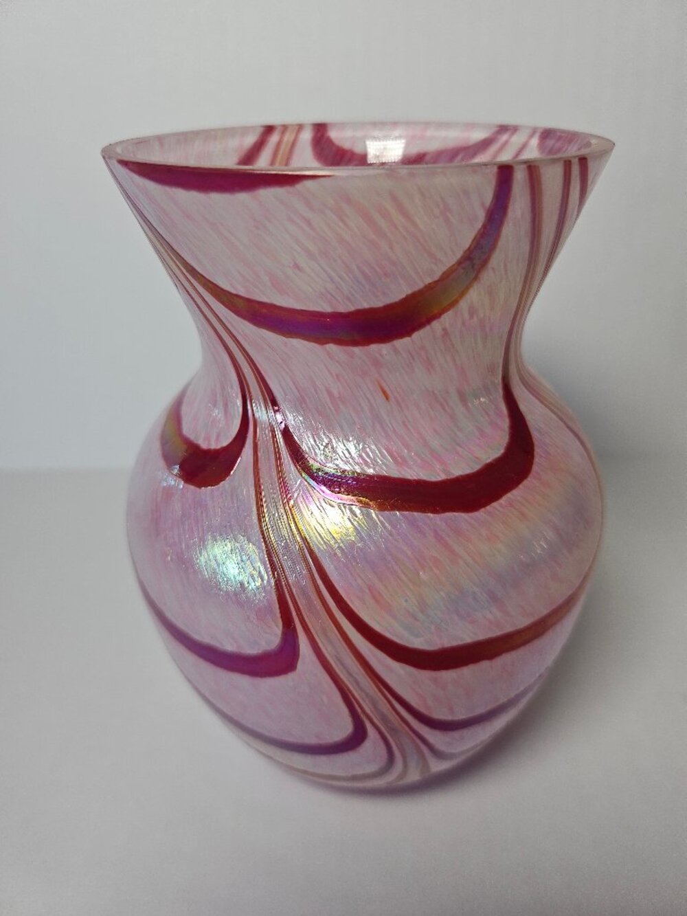 VTG Teleflora Pink Swirl Iridescent Art Glass Vase 5.5 " Pulled Feather Motif